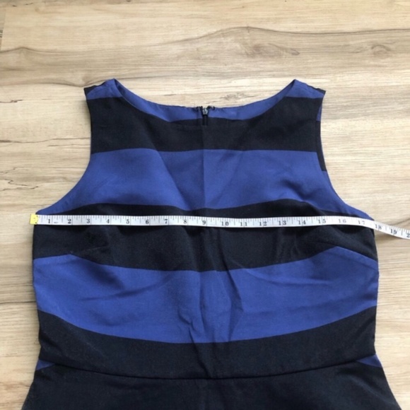 Banana Republic Blue Asymmetrical Sleeveless Tank Top - Picture 2 of 6